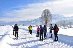 Instruktionen der Bewegungsabläufe vom Skilanglauflehrer Wolfram Bittner