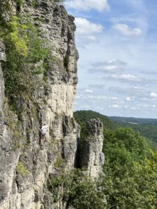 Wunderschöne Ausblicke auf die Fränkische Schweiz beim Klettern