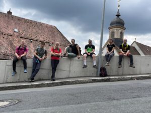 Kurze Pause auf der Wanderung bei Pottenstein