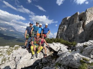 Auf dem Torre Latina – hintere Reihe v. l.: Marian Gröger, Alina Gröger, Siegfried Räcke, Carsten; vordere Reihe v. l.: Klaus, Kati